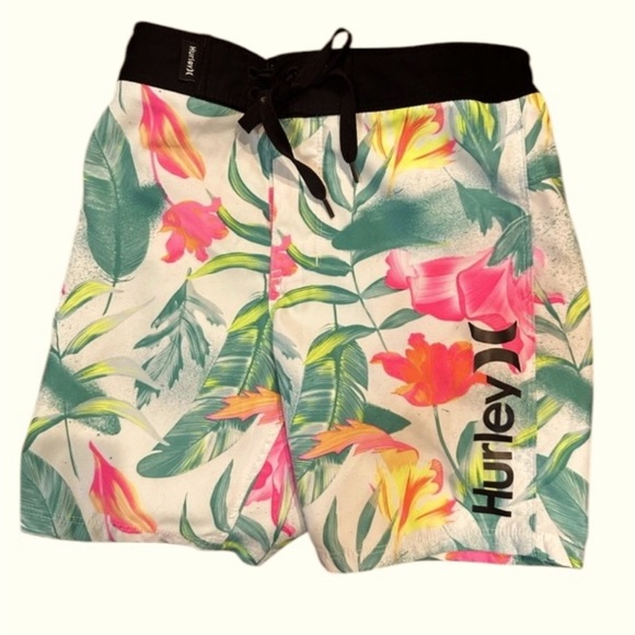 Boys Hurley Brans board shorts.  Tropical print pattern. Size 5 - Picture 1 of 5